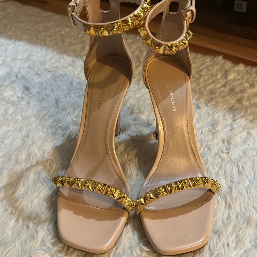 Stuart Weitzman Patent leather & Gold Strappy 4 inch heel.   Excellent condition